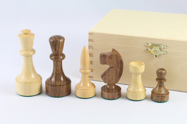 Schachfiguren Modern Style - Königshöhe 95 mm, handgeschnitzter Springer