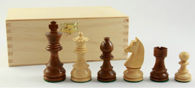 Schach-Box mit Schachfiguren Balance83