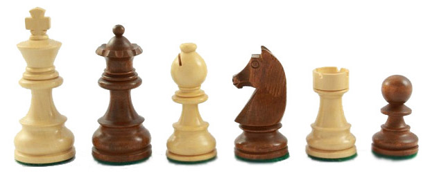 Schachfiguren Balance83
